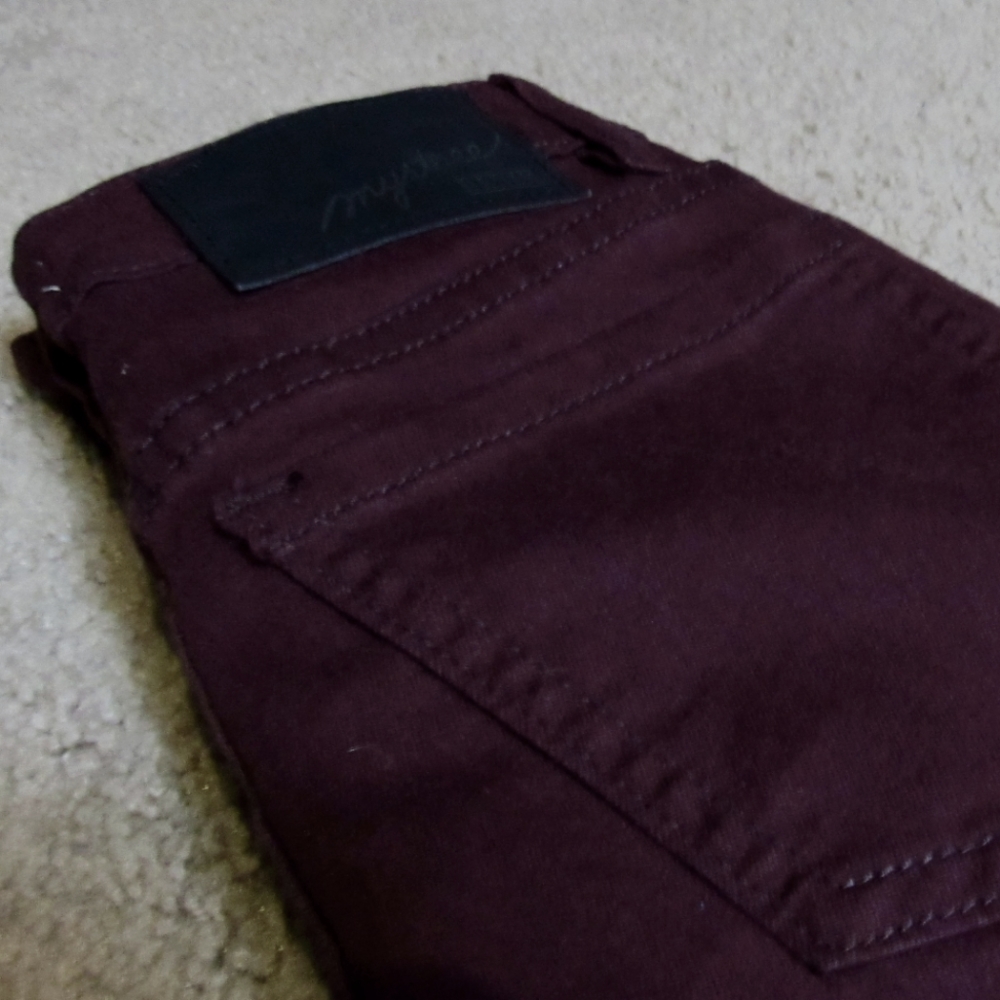 NWOT Mystree Maroon Skinny Jeans Size 25/Size 0 US